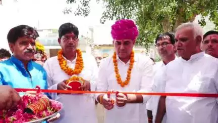 खेतड़ी: जसरापुर में खंडेला विधायक सुभाष मील का सम्मान हुआ, केडिया भवन का किया उद्घाटन