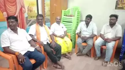 தேனி: அல்லிநகரம் இந்து எழுச்சி முன்னணி அலுவலகத்தில் மாவட்ட அளவிலான நிர்வாகிகள் ஆலோசனைக் கூட்டம் நடந்தது