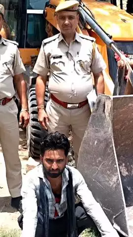 वैर: वैर थाना पुलिस ने अवैध खनन के मामले में 2 महीने से फरार एक आरोपी को किया गिरफ्तार, एक जेसीबी मशीन जब्त