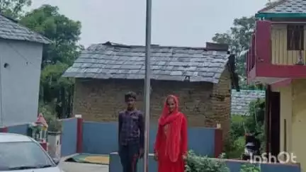 पालमपुर: नगर निगम पालमपुर के वार्ड-14 बनुरी में लगाई गईं सोलर लाइटें, नगर निगम पार्षद व पूर्व प्रधान रहे मौजूद