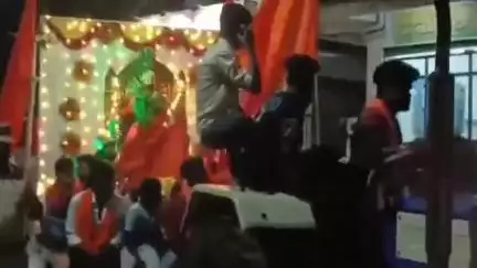 నల్గొండ: జిల్లా కేంద్రంలో ఘనంగా హిందూ సామ్రాజ్యవాద దినోత్సవం, ఛత్రపతి శివాజీ పట్టాభిషేక మహోత్సవాన్ని పురస్కరించుకొని శోభాయాత్ర