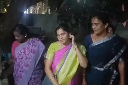 పుంగనూరు: సాక్షి ఛానల్, సాక్షి జర్నలిస్టుపై కేసు నమోదు చేయాలని పోలీసులకు ఫిర్యాదు చేసిన కూటమి నేతలు