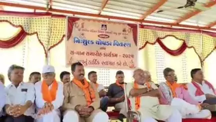 રાધનપુર: રાપરિયા યુવા સંગઠન દ્વારા રાધનપુર ખાતે સન્માન સમારોહ અને નિઃશુલ્ક ચોપડા વિતરણ કરાયું