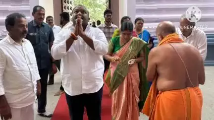 అన్నవరం వీర వెంకట సత్యనారాయణ స్వామి వారిని దర్శించుకున్న యలమంచిలి ఎమ్మెల్యే సుందరపు విజయ్ కుమార్