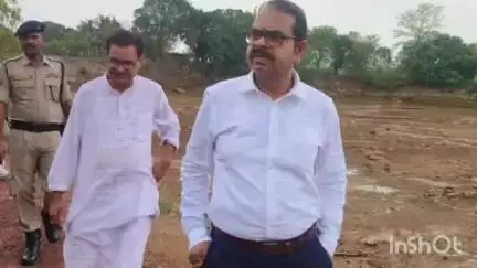 अधौरा: अधौरा कृषि विज्ञान केंद्र सह वनवासी केंद्र का डीएम ने किया निरीक्षण