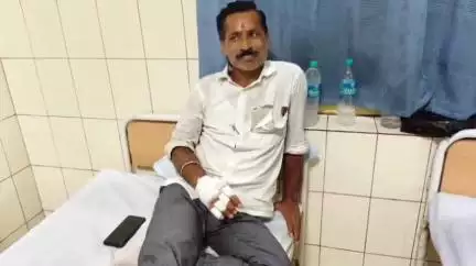 चाईबासा: गुवा में रेलवे ठेकेदार और सुपरवाइजर के बीच पैसे के लेन-देन को लेकर मारपीट, दोनों अस्पताल में भर्ती