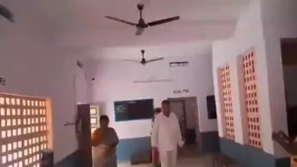 నాగాయలంకలోని వసతి గృహాల్లో పనులు పూర్తి చేయాలి తెలిపిన అవినిగడ్డ MLA మండలి బుద్ద ప్రసాద్