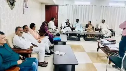 चंदला: छतरपुर जिला प्रबंध समिति की भोपाल में बैठक, विधायक दिलीप अहिरवार भी रहे मौजूद