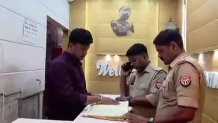 चंदौली: मुगलसराय के गली-मोहल्ले में गेस्ट हाउस व होटलों में चेकिंग अभियान, 2 संदिग्ध युवकों को पुलिस ने हिरासत में लिया