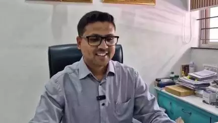 આણંદ શહેર: શહેરમા સો ફૂટ રોડ ઉપર આવેલ શાસ્વત હોસ્પિટલને દસ વર્ષ પૂર્ણ થતાં ડોક્ટરે પ્રતિક્રિયા આપી