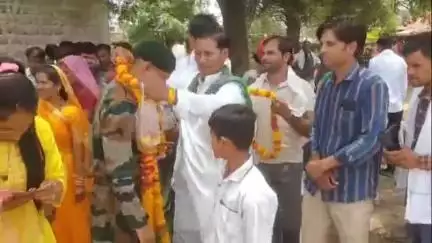 ब्यावरा: बारंवा गांव निवासी गोपाल दांगी का भारतीय सेना में हुआ चयन, गांव पहुंचने पर ग्रामीणों ने किया भव्य स्वागत