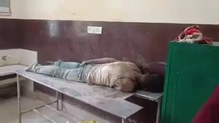 लालगंज: अगई मोड़ के पास सड़क के किनारे अचेत मिला युवक, ट्रामा सेंटर में चल रहा है इलाज