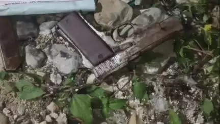 মাটিগাড়া: দেবীডাঙা বাজারে মাদক কারবারিদের মধ্যে চলল গুলি; গ্রেফতার এক, উদ্ধার আগ্নেয়াস্ত্র