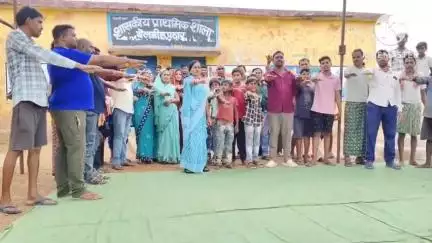 महासमुंद: बेलडीहपठार गांव के ग्रामीणों ने गांव को नशा मुक्त बनाने की ली शपथ, कई सालों से महुआ शराब बनाने का चल रहा था काम