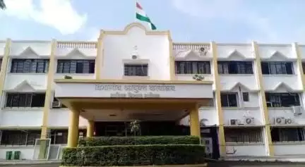 नाशिक: विभागीय महसूल आयुक्त कार्यालयात लोकशाही दिनाचे आयोजन