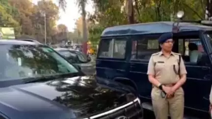 जबलपुर: वाहन चेकिंग के दौरान आम जनता के साथ पुलिस को भी करना होता है इन नियमों का पालन!
