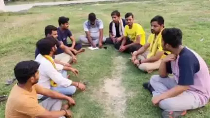 बेनीपुर: बहेड़ा हाई स्कूल मैदान में मिथिला स्टूडेंट यूनियन बेनीपुर इकाई की बैठक नगर अध्यक्ष संतोष साहु के नेतृत्व में हुई
