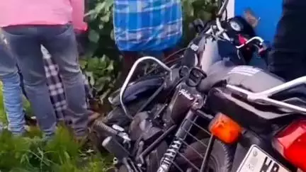 খড়গ্রাম: আলীনগর এলাকায় পথদুর্ঘটনায় আহত বাইক চালক সহ যাত্রী