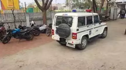 દાહોદ: દાહોદ તાલુકાના ખંગેલા ગામે ઘરના આંગણે લોક મારી પાર્ક કરેલ એક ક્રુઝર ફોર વ્હીલર ગાડીની ચોરી થઈ હોવાનું જાણવા મળે છે.