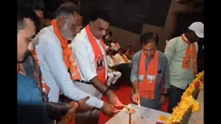 શહેરા: સંકલ્પથી સિધ્ધિ સુધી "મોદી સરકારના ૧૧ વર્ષ" કાર્યક્રમ અંતર્ગત શહેરા નગરપાલિકા ટાઉન હોલ ખાતે ભાજપની કાર્યશાળા યોજાઈ હતી