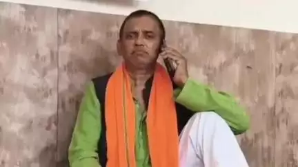 नौतनवा: नौतनवा तहसील में भ्रष्टाचार के खिलाफ अधिवक्ता का अनशन आंदोलन बना जनसमर्थन की आवाज