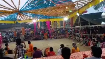 महादेव मंडा मुरहू में मंडा पूजा,आग में झूलन,आग पर चलना,छौ नृत्य,झूला,खूंटी क्षेत्र का अंतिम मंडा पूजा -मेला लगता है यहां