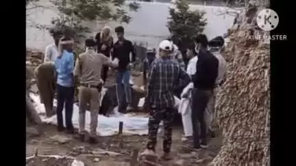 हुज़ूर: भोपाल: ऐशबाग में रेप पीड़िता की मौत के बाद कब्र से निकाला गया शव