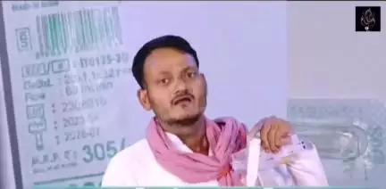 #मेडिकललूट यह वीडियो मेडिकल लूट को बताता है कि किस तरीके से मेडिकल में लूट मची हुई है और इस पर कोई भी सरकार द्वारा एक्शन नहीं लिया जाता है
शायद हम समझते हैं कि अगर कोई विभाग सरकार को कमीशन देता है तो वह दारू के बाद मेडिकल ही है