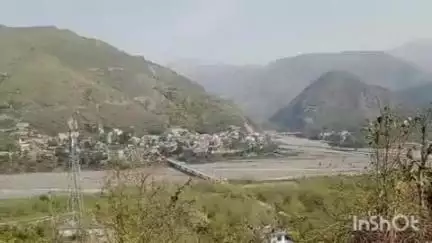 ददाहू: ददाहू मैं पंचायत की दुकान पर एक व्यक्ति द्वारा छज्जा बढ़ाने के बावजूद किसी भी अखबार ने खबर नहीं चलाई दादाहु के सीनियर पत