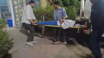 बड़वानी: अंजड़: नवग्रह शनिदेव मंदिर के पास अज्ञात व्यक्ति को टक्कर, गंभीर हालत में बड़वानी रेफर