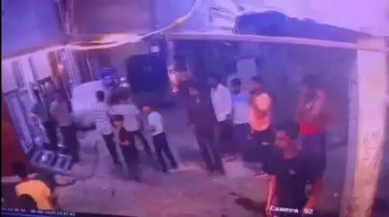 लाडपुरा: कोटा के स्टेशन इलाके में बदमाशों ने खुले आम तलवार लहरा कर दहशत मचाई, तलवार लहराने की लाइव तस्वीरें आईं सामने, CCTV वायरल