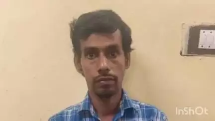 அம்பாசமுத்திரம்: அம்பாசமுத்திரம் சந்தை மட தெருவில் மூதாட்டி வீட்டில் 17 பவுன் நகை திருடிய வாலிபர் கைது.