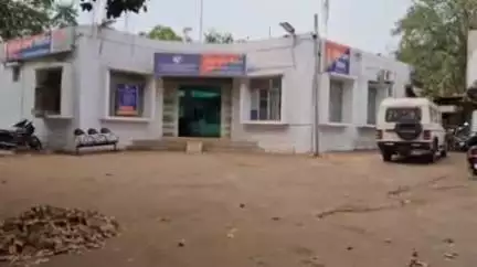 सिहोरा: पुराना बस स्टैंड पर एक अधेड़ व्यक्ति से 2 किलो 50 ग्राम गांजा बरामद