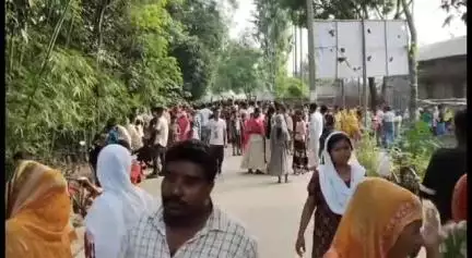 কলগাছিয়া: লাচাংগাত পথৰ কাষত এগৰাকী মহিলাৰ মৃতদেহ উদ্ধাৰ, স্বামীয়ে হত্যা কৰি পেলাই থোৱাৰ সন্দেহ