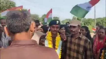 તાલાળા: તાલાલાગીરના ધાવાગીરનો યુવાન ભારતીયસેનામા ફરજ બજાવી અગ્નીવીર આર્મી ટ્રેનીંગ પૂર્ણ કરી પરત ફરતા ગામલોકો દ્રારા ભવ્ય સન્માન