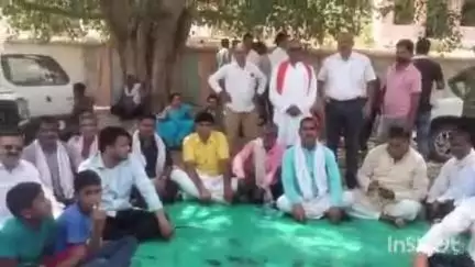 ब्यौहारी: बाणसागर के बूढ़बाउर में किसानों ने किया चक्का जाम, धान नहीं बिकने से नाराज़