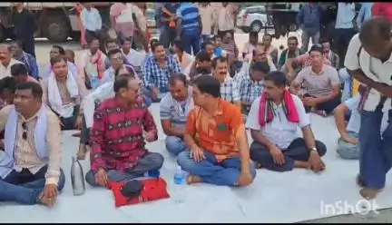 ରେଙ୍ଗାଲି: ରେଙ୍ଗାଲି ନିର୍ବାଚନ ମଣ୍ଡଳି ଅନ୍ତର୍ଗତ ତୁମ୍ବେସିଂହା ଠାରେ ଜାତୀୟ ରାଜପଥ ଅବରୋଧ କଲେ ଚାଷୀ