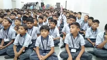 હાંસોટ: પંથકમાં આજથી શૈક્ષણિક સત્રનો પ્રારંભ થતા વર્ગ ખંડો વિદ્યાર્થીઓના કોલાહલથી ગુંજી ઉઠ્યા