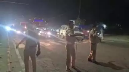 हरिद्वार: वीकेंड पर हाइवे और शहर में रातभर बनी रही जाम की स्थिति, पुलिस कर्मियों को जाम खुलवाने में बहाना पड़ा पसीना