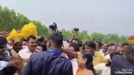 చెల్లూరు వద్ద రాష్ట్ర విద్యా ఐటీ శాఖ మంత్రి నారా లోకేష్ కు ఘన స్వాగతం పలికిన మంత్రి,ఎంపీ, ఎమ్మెల్యేలు, కూటమి నాయకులు