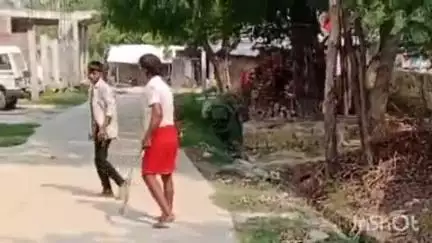 कोडरस गांव में मामूली विवाद में दबंग ने बच्चे को बेरहमी से पीटा, वीडियो हुआ वायरल