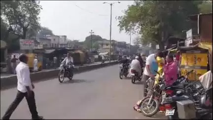 चाळीसगाव: मालेगाव रोडवरील गुरुदत्त कॉलनी येथे घराबाहेर लावलेली मोटरसायकल चोरीला, चाळीसगाव शहर पोलिसांत गुन्हा दाखल