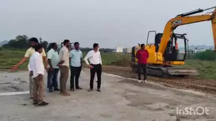 నారా లోకేషన్‌ రానున్న నేపథ్యంలో హెలిపాడ్‌ను పరిశీలించిన పార్వతీపురం సబ్ కలెక్టర్ అశుతోష్ శ్రీవాస్తవ