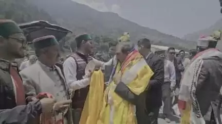 टापरी: प्रदेश के मुख्यमंत्री सुख विंदर सिंह सुक्खू चोलिंग पहुँचे, सेना व आम जनमानस से की मुलाकात, जाना हाल-चाल