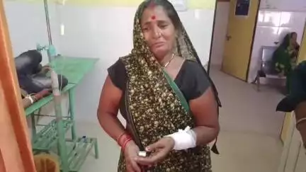 ललितपुर: पीडार गांव में गोबर डालने को लेकर 2 पक्षों के बीच हुए विवाद में कई लोग हुए घायल, अपर एसपी ने मुख्यालय पर दी जानकारी