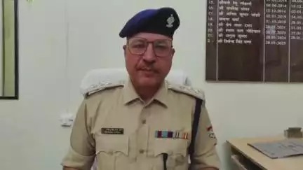 पौड़ी: जेसीबी बकेट से मारने के मामले में जेसीबी ऑपरेटर के खिलाफ मुकदमा दर्ज, गिरफ्तारी में जुटी पुलिस