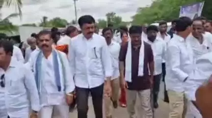 కళ్యాణదుర్గం: ఆరవ రోజు లక్ష్మణ్ పల్లి నుంచి ప్రారంభమైన మాజీ ఎంపీ తలారి రంగయ్య పాదయాత్ర