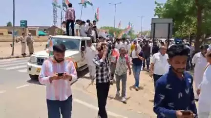 चूरू: शहर व देहात की समस्याओं को लेकर कांग्रेस ने किया हल्ला बोल प्रदर्शन, कलेक्ट्रेट में एडीएम को दिया ज्ञापन
