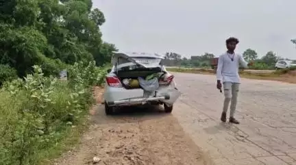ଜଳେଶ୍ବର: ଭେଲୁରା ଛକ ନିକଟରେ କାର ପଛ ପଟୁ ଧକ୍କା ଦେଲା ଅନ୍ୟ ଏକ କାର, ଅଳ୍ପକେ ବର୍ତ୍ତିଲେ 4 ଜଣ, ପୋଲିସ ର ତଦନ୍ତ ଜାରୀ