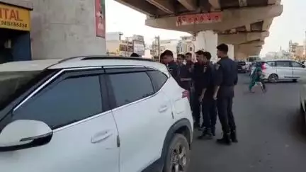 पलवल: पलवल पुलिस द्वारा ट्रैफिक चालान जारी, ब्लैक फिल्म लगी गाड़ियों की हो रही है चेकिंग